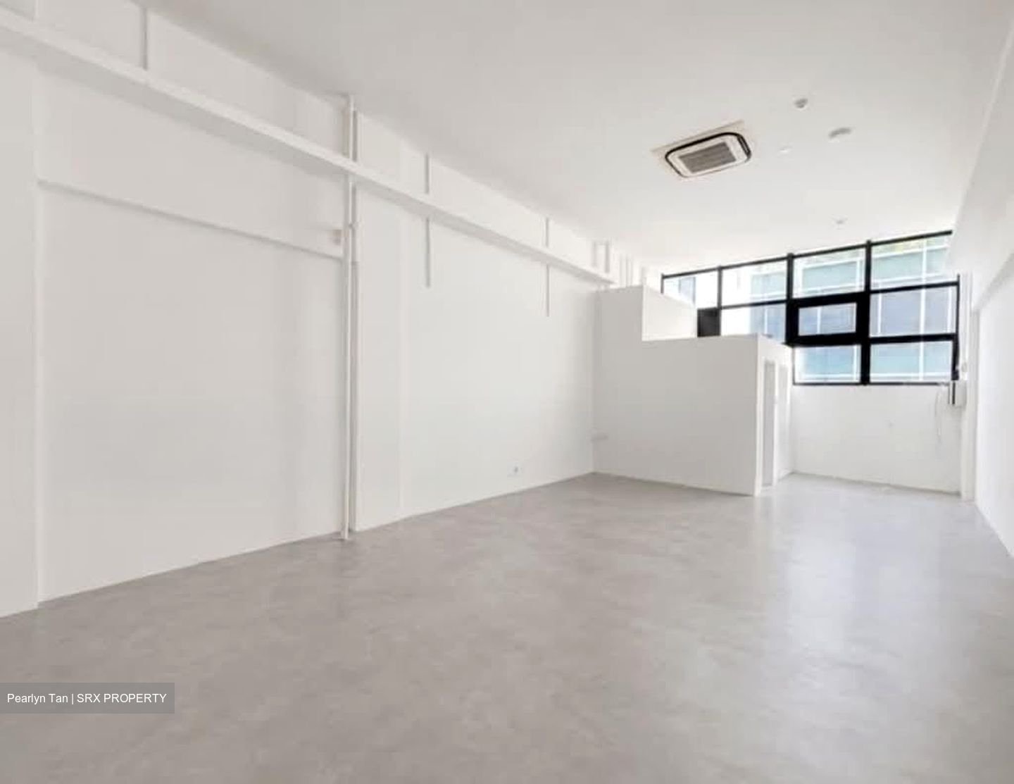 Hongkong Street (D1), Office #589174631
